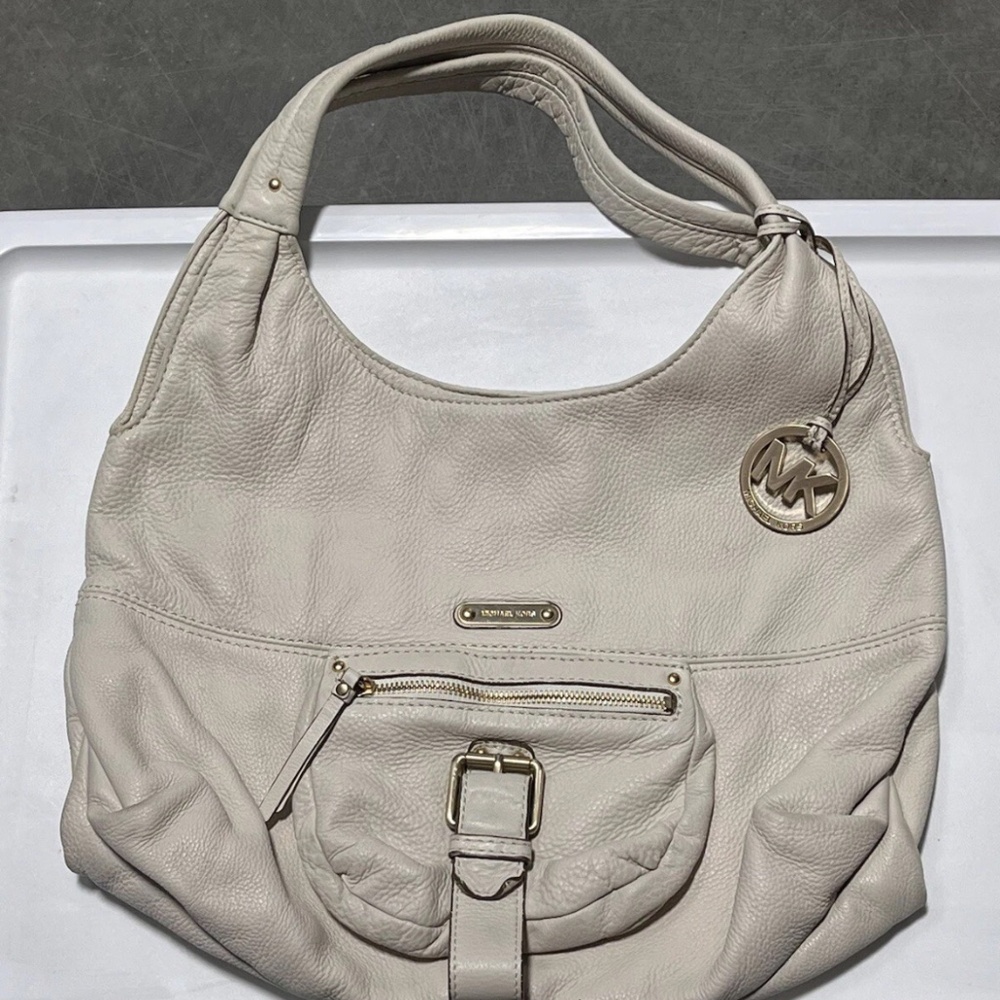 Michael Kors beige Leather Shoulder Bag Purse Medium